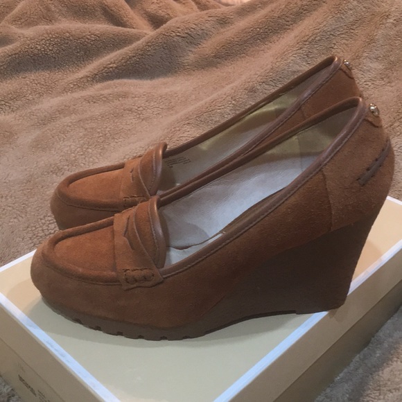 Michael Kors suede walnut color wedges - Picture 2 of 6